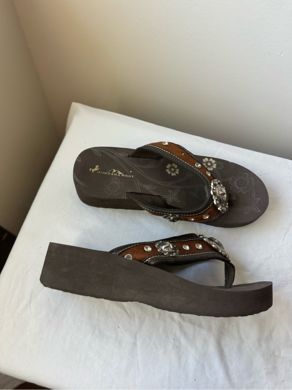 Montana West Brown Western Cross Sandals Size 10